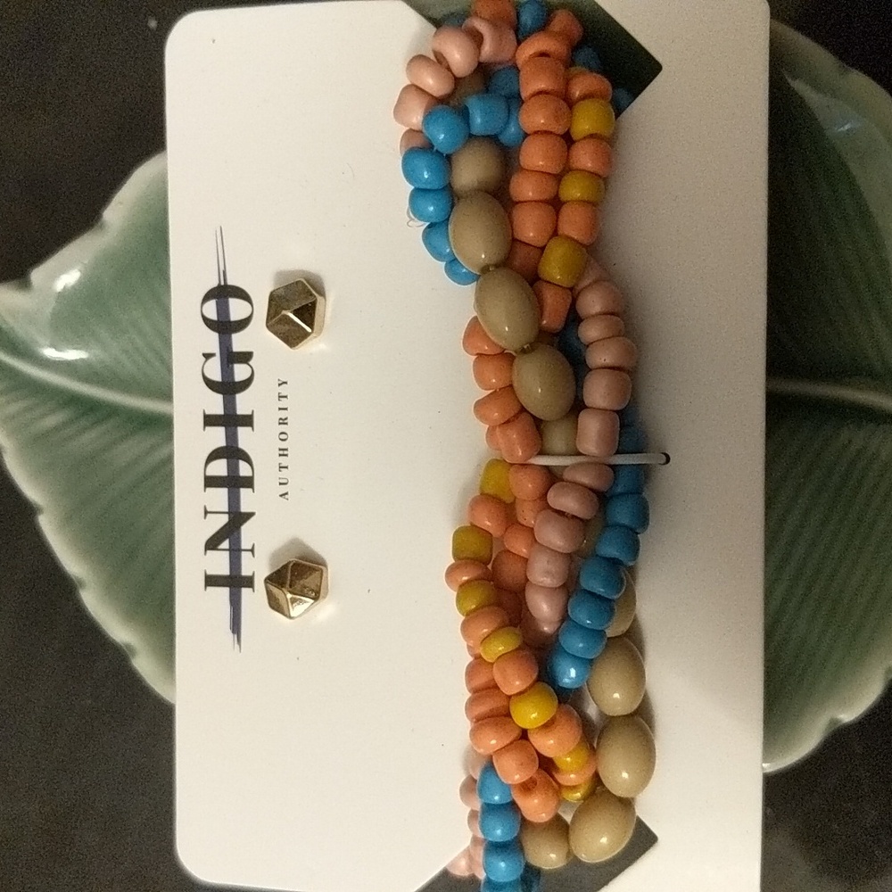 Bracelet and earrings set